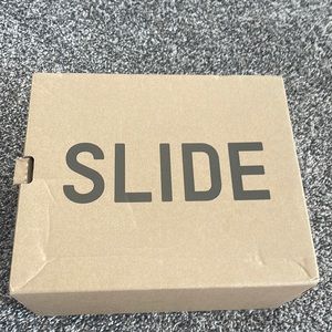 Size 5 Yeezy Slide (pure) authentic